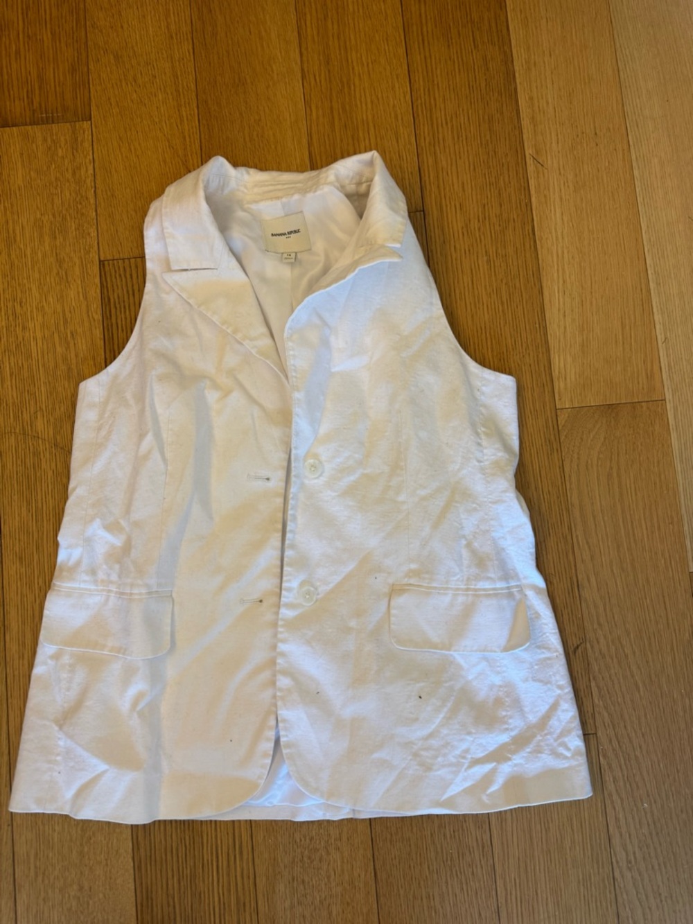 Banana Republic White Collared Sleeveless Vest